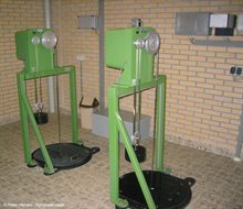 Binnenkant peilmeetstation Lobith, 2 Digitale Niveau Meters (DNM)